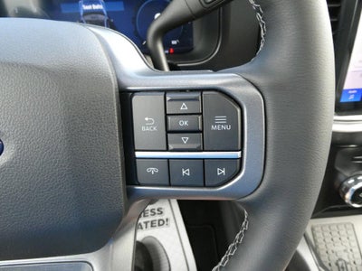 2027 Ford Super Duty F-350 DRW LARIAT 4WD Crew Cab 8' Box