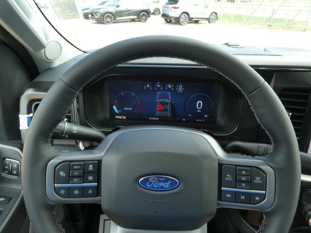 2027 Ford Super Duty F-350 DRW LARIAT 4WD Crew Cab 8' Box