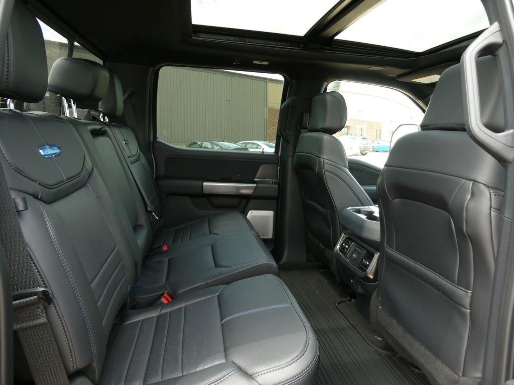 2026 Ford Super Duty F-350 DRW Platinum 4WD Crew Cab 8' Box