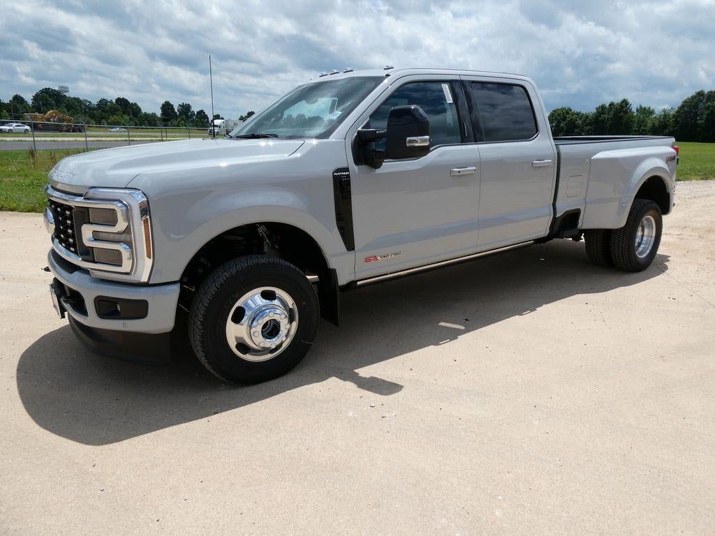 2026 Ford Super Duty F-350 DRW Platinum 4WD Crew Cab 8' Box
