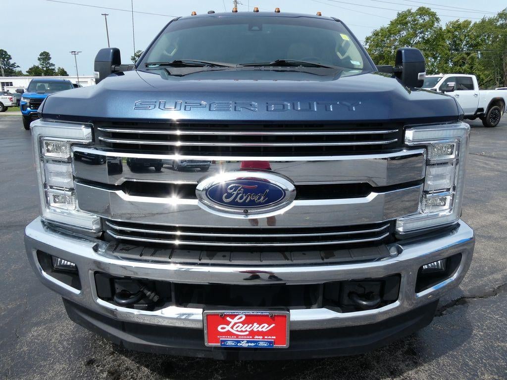 2017 Ford Super Duty F-350 DRW Lariat 4WD Crew Cab 8' Box