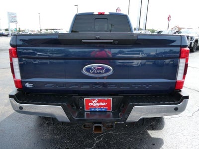 2017 Ford Super Duty F-350 DRW Lariat 4WD Crew Cab 8' Box