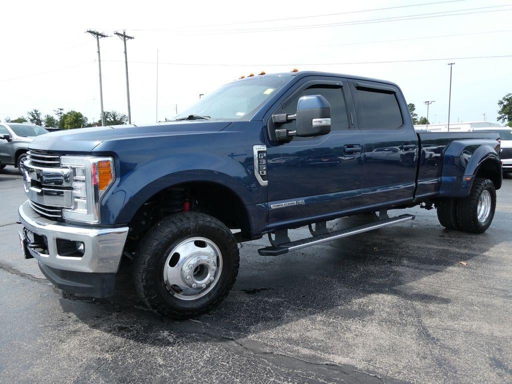 2017 Ford Super Duty F-350 DRW Lariat 4WD Crew Cab 8' Box