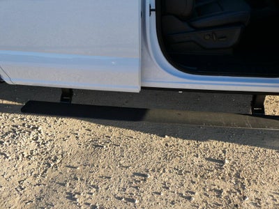 2027 Ford Super Duty F-450 DRW LARIAT 4WD Crew Cab 8' Box