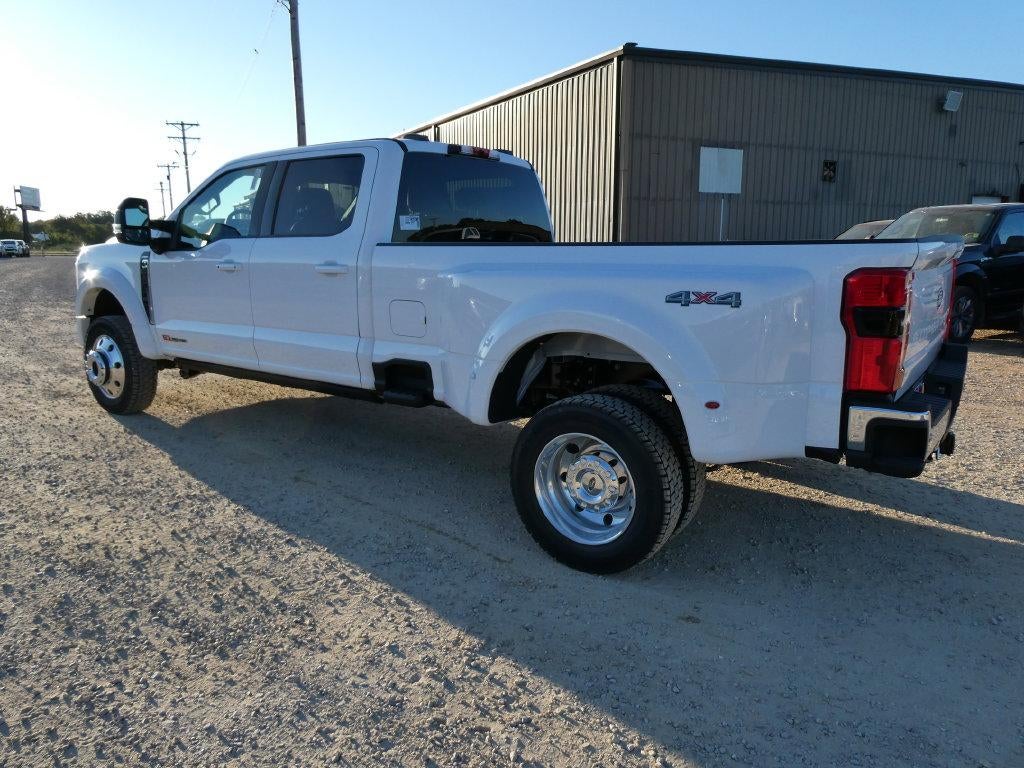 2027 Ford Super Duty F-450 DRW LARIAT 4WD Crew Cab 8' Box