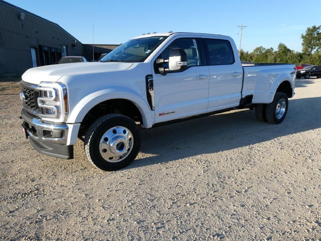 2027 Ford Super Duty F-450 DRW LARIAT 4WD Crew Cab 8' Box