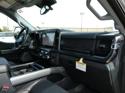 2027 Ford Super Duty F-450 DRW LARIAT 4WD Crew Cab 8' Box