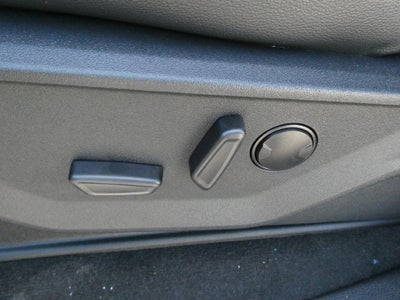 2027 Ford Super Duty F-450 DRW LARIAT 4WD Crew Cab 8' Box