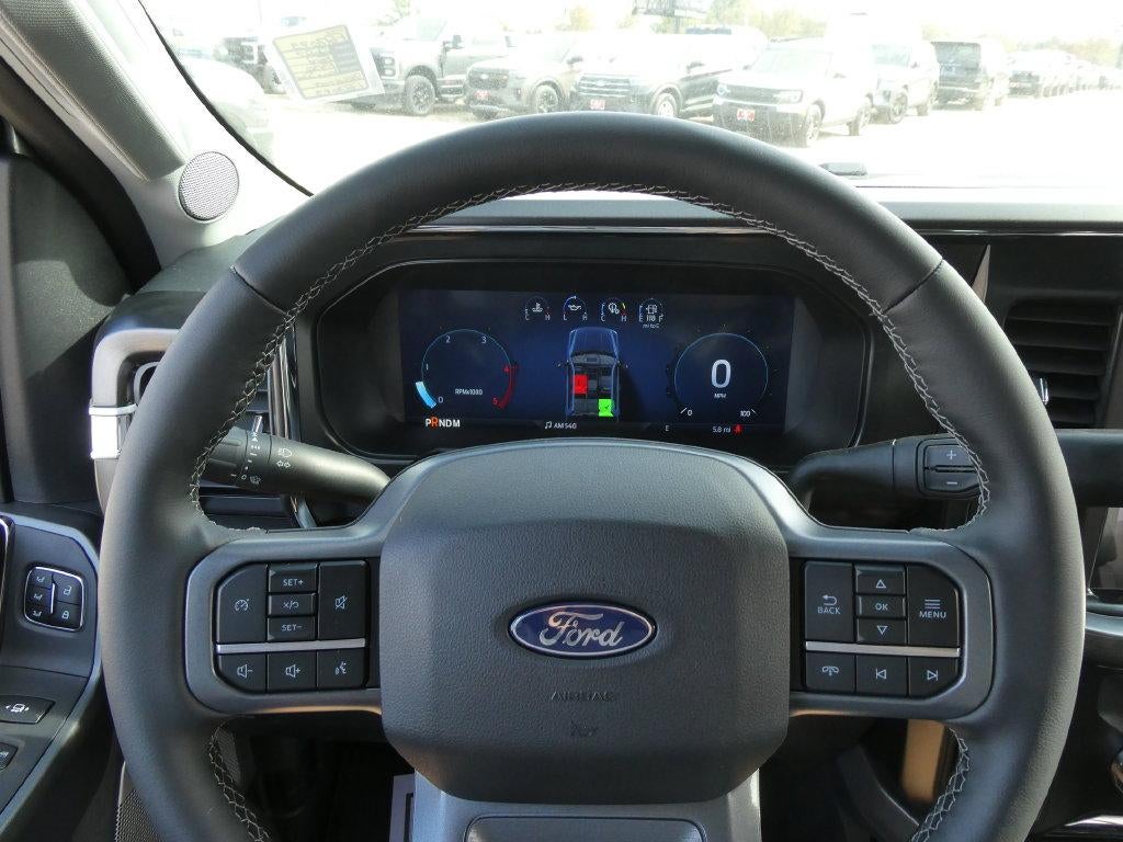 2027 Ford Super Duty F-450 DRW LARIAT 4WD Crew Cab 8' Box