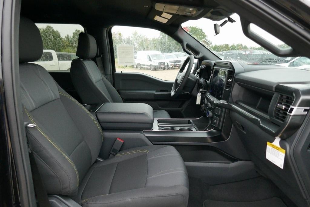 2025 Ford F-150 STX 4WD SuperCrew 5.5' Box