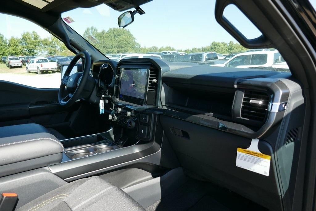 2025 Ford F-150 STX 4WD SuperCrew 5.5' Box