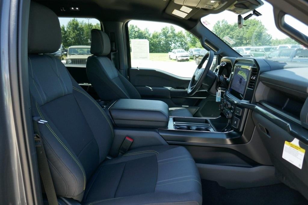 2025 Ford F-150 STX 4WD SuperCrew 5.5' Box