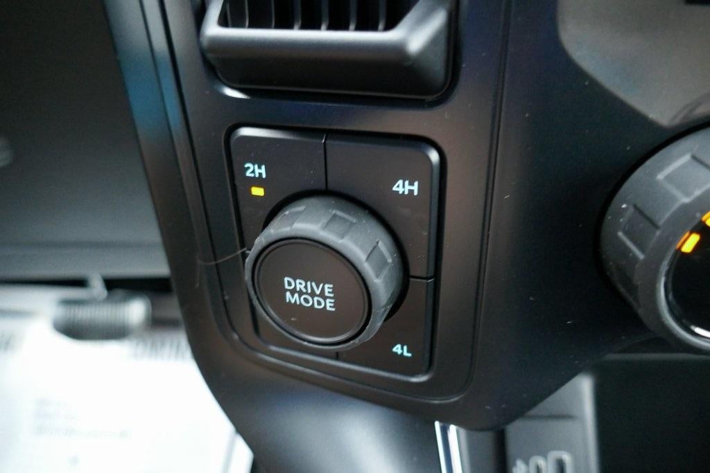 2025 Ford F-150 STX 4WD SuperCrew 5.5' Box