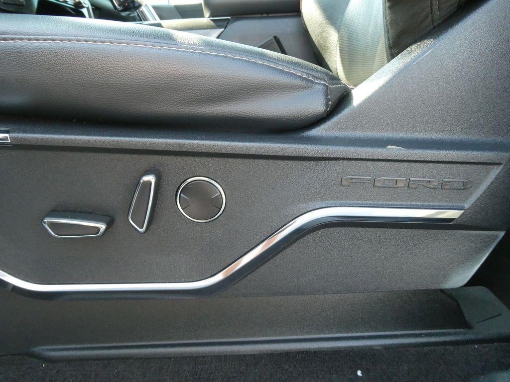 2022 Ford F-150 LARIAT 4WD SuperCrew 5.5' Box