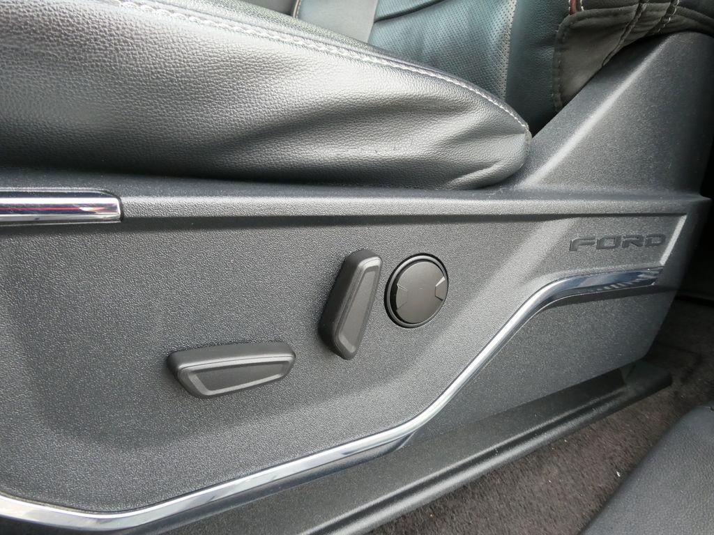 2022 Ford F-150 LARIAT 4WD SuperCrew 5.5' Box