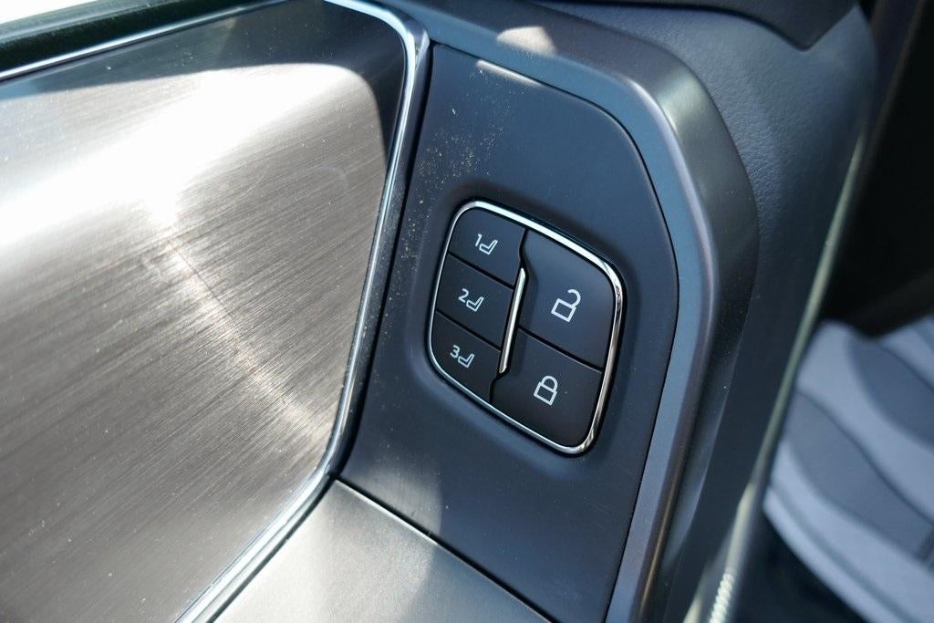 2025 Ford F-150 LARIAT 4WD SuperCrew 5.5' Box