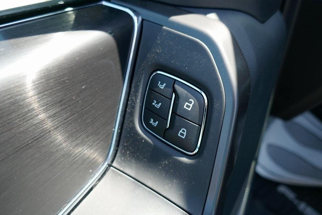 2025 Ford F-150 LARIAT 4WD SuperCrew 5.5' Box