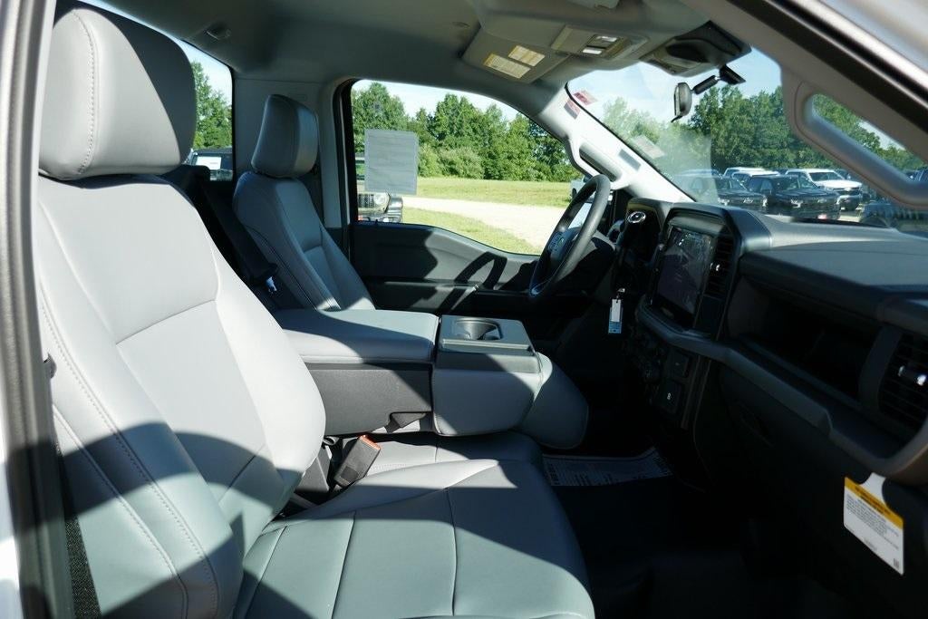 2025 Ford F-150 XL 2WD Reg Cab 8' Box