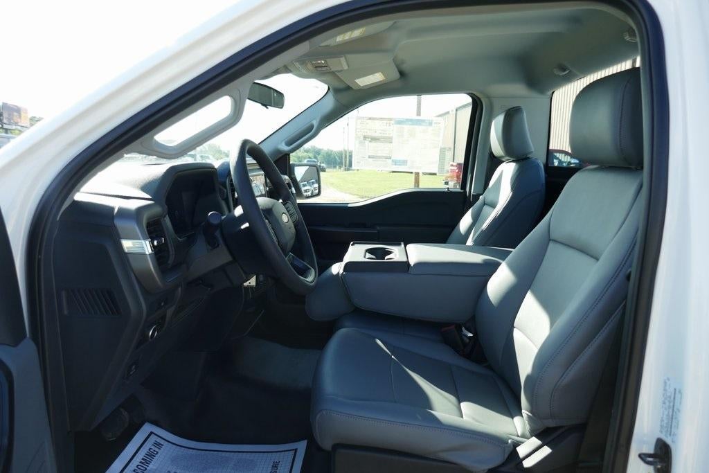 2025 Ford F-150 XL 2WD Reg Cab 8' Box