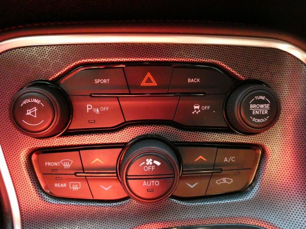 2016 Dodge Challenger 2dr Cpe SXT Plus