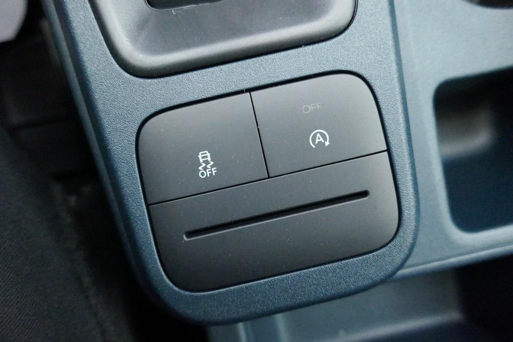 2025 Ford Maverick XL AWD SuperCrew