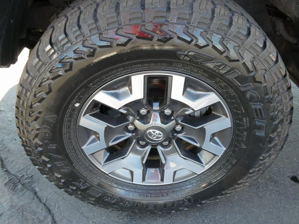 2022 Toyota Tacoma 4WD 4WD SR Double Cab 5' Bed V6 AT (GS)