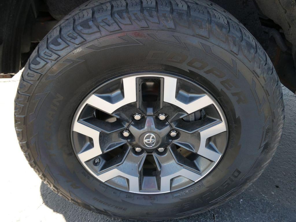 2019 Toyota Tacoma 4WD 4WD TRD Off Road Double Cab 5' Bed V6 MT (Natl)