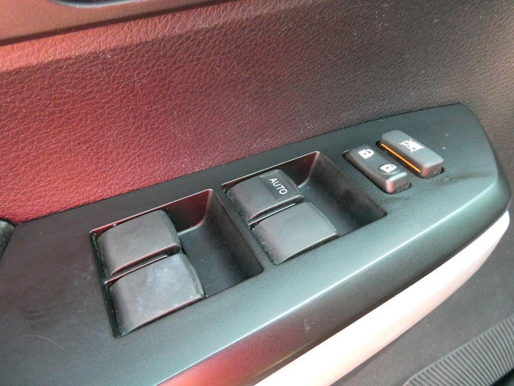 2018 Toyota Tundra 4WD 4WD Limited CrewMax 5.5' Bed 5.7L FFV (SE)