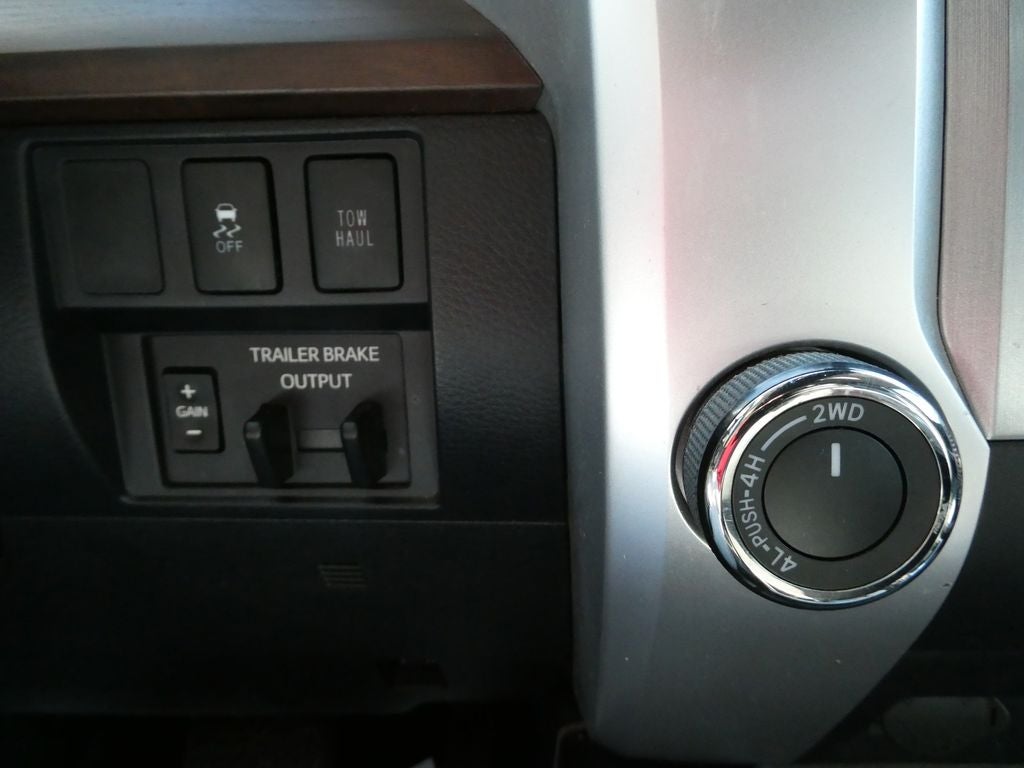 2018 Toyota Tundra 4WD 4WD Limited CrewMax 5.5' Bed 5.7L FFV (SE)