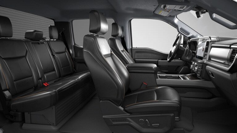 2026 Ford Chassis Cab F-550® LARIAT®