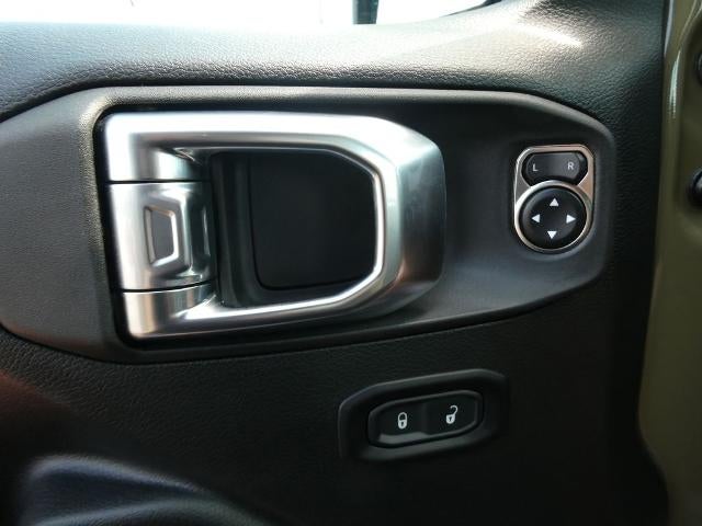 2025 Jeep Wrangler 4-Door Willys 4x4