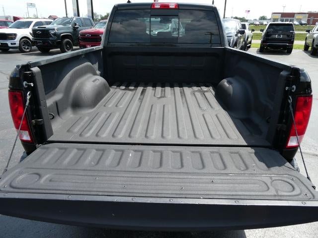 2018 RAM 1500 Big Horn Crew Cab 4x4 6'4' Box