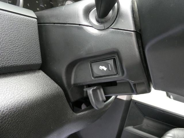 2018 RAM 1500 Laramie 4x4 Crew Cab 6'4" Box