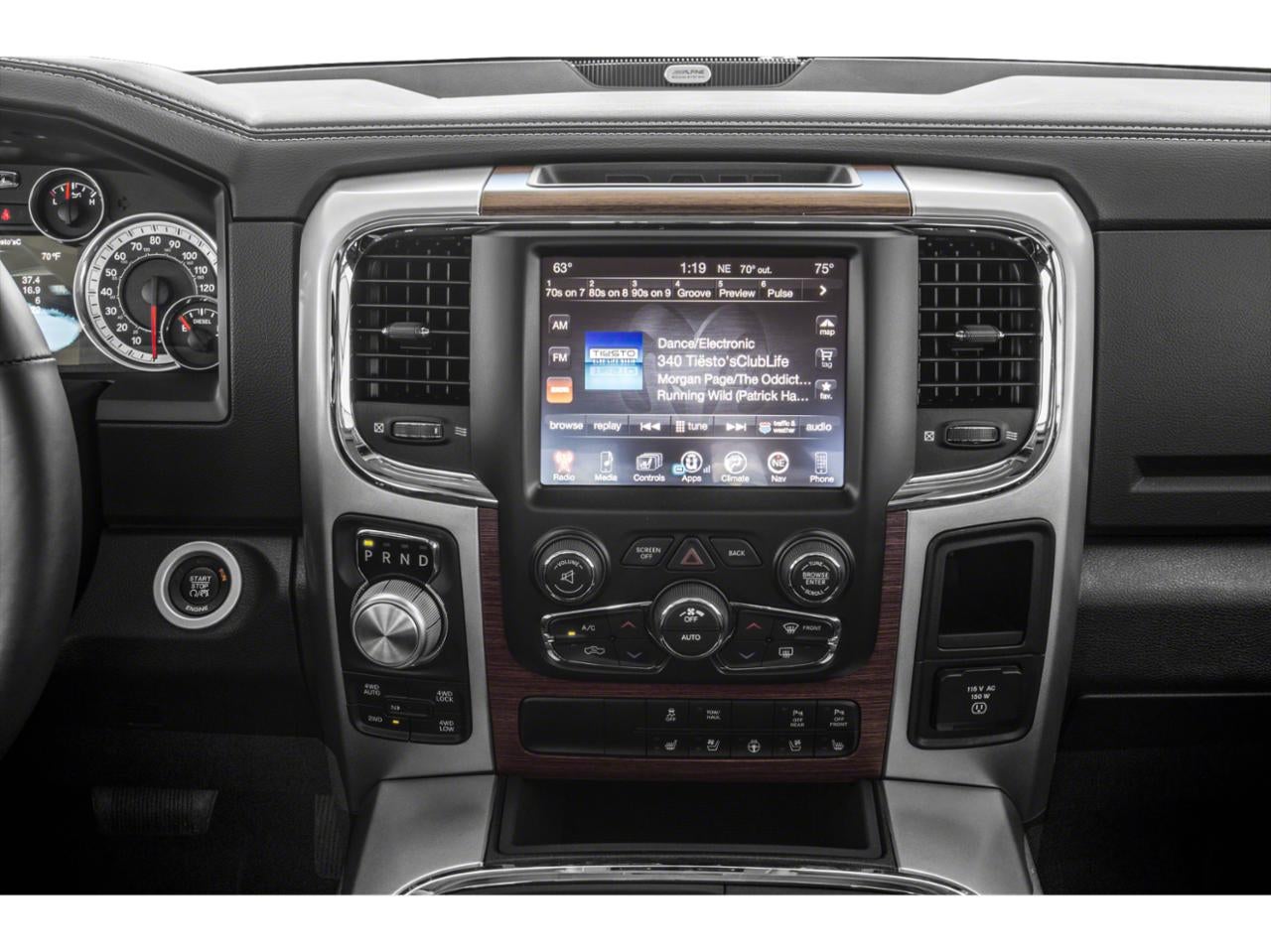2018 RAM 1500 Laramie 4x4 Crew Cab 6'4" Box