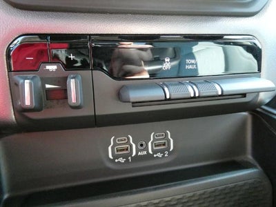 2020 RAM 1500 Big Horn Quad Cab 4x4 6'4' Box