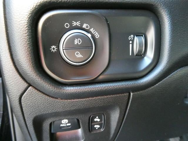 2021 RAM 1500 Big Horn Crew Cab 4x4 5'7' Box