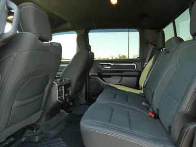 2020 RAM 1500 Big Horn Crew Cab 4x4 5'7' Box