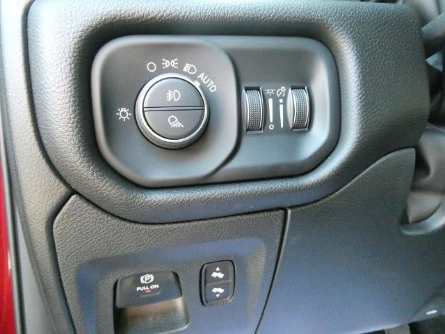 2025 RAM 1500 Laramie Crew Cab 4x4 5'7' Box