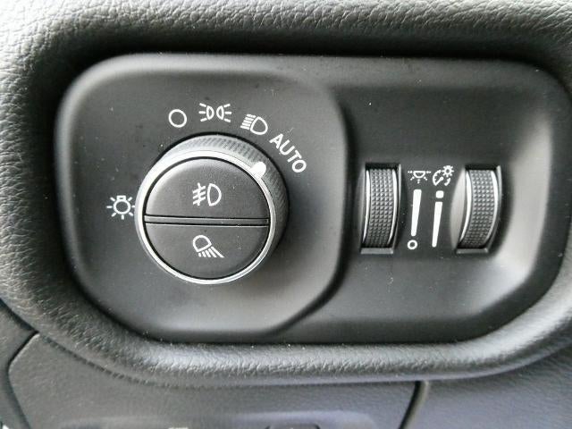 2025 RAM 1500 Laramie Crew Cab 4x4 5'7' Box