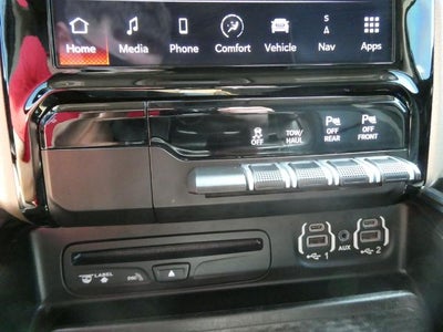 2019 RAM 1500 Laramie Crew Cab 4x4 5'7' Box