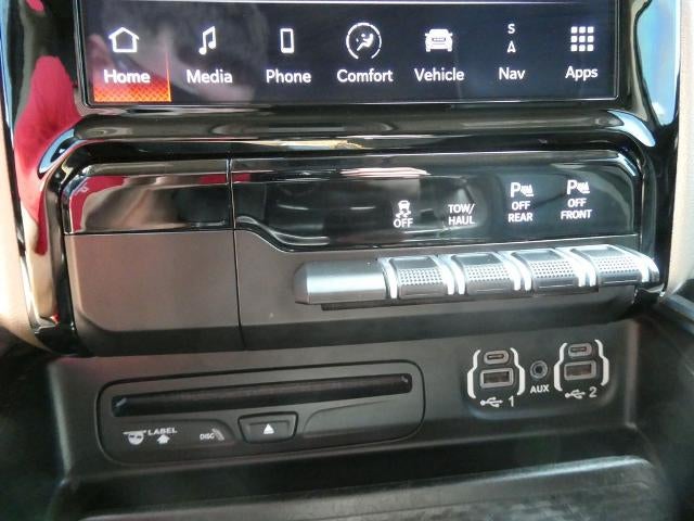 2019 RAM 1500 Laramie Crew Cab 4x4 5'7' Box
