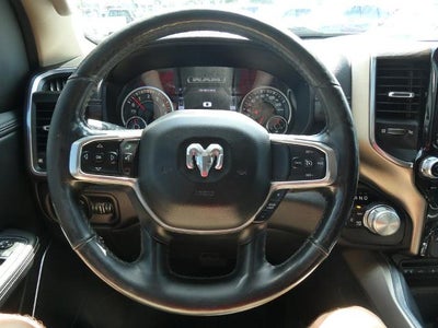2019 RAM 1500 Laramie Crew Cab 4x4 5'7' Box