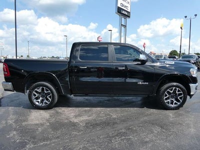 2019 RAM 1500 Laramie Crew Cab 4x4 5'7' Box
