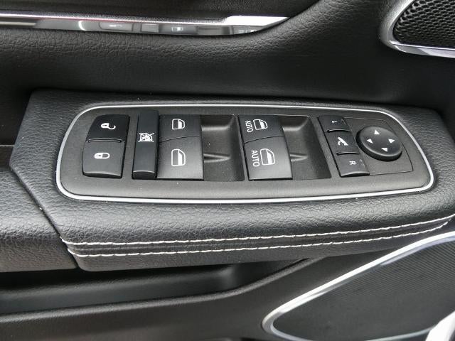 2023 RAM 1500 Laramie Crew Cab 4x4 5'7' Box