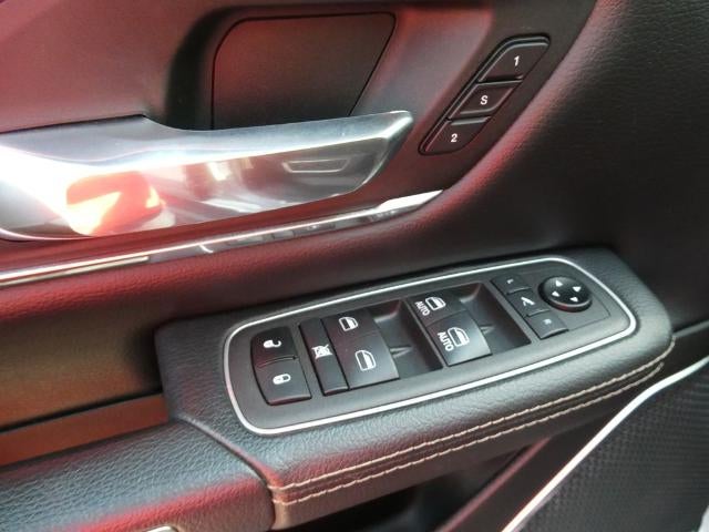 2021 RAM 1500 Laramie 4x4 Crew Cab 5'7" Box