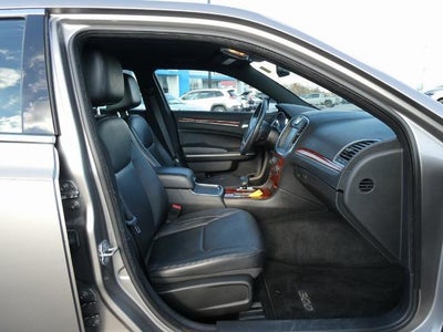 2014 Chrysler 300 4dr Sdn RWD