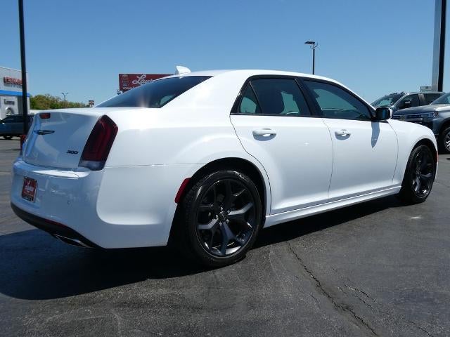 2023 Chrysler 300 Touring L