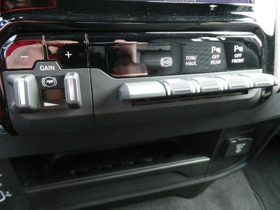 2025 RAM 3500 Tradesman Crew Cab 4x4 8' Box