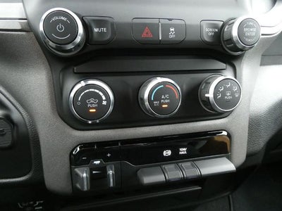 2022 RAM 2500 Tradesman Crew Cab 4x4 6'4' Box