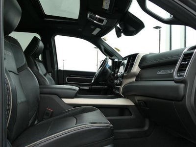 2019 RAM 2500 Laramie Crew Cab 4x4 6'4' Box